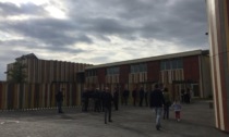 Forte vento, possibili problemi al tetto della nuova scuola primaria di Cernusco sul Naviglio