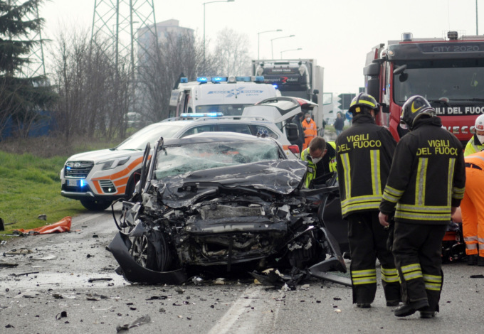 Tragedia sulla Provinciale per Melegnano: muore il padre, grave il figlio. I due sono di Pioltello