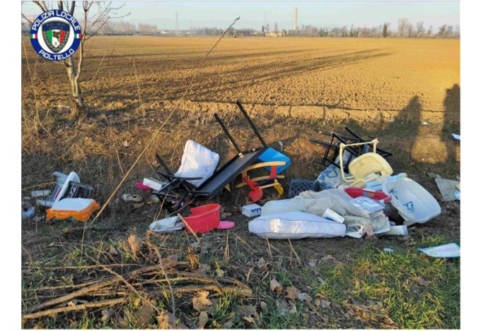 Tradito dalla tessera del supermercato l’autore della discarica abusiva a Seggiano