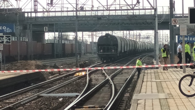 Tragedia a Melzo: donna muore travolta da un treno
