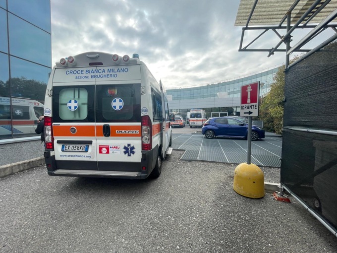 Intossicazione da fumi, evacuati ottanta dipendenti da un’azienda di Cernusco sul Naviglio
