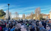 Una folla immensa per l'ultimo saluto a Francesco Viterbi, il pres del Rugby Cernusco