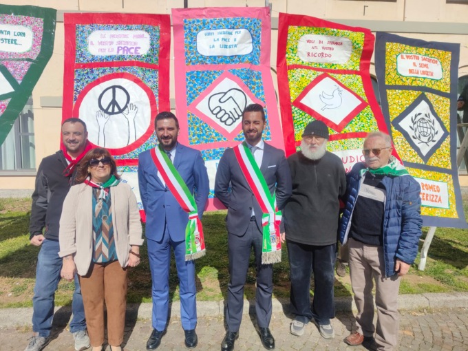 Tutta Pessano in piazza della Resistenza per commemorare i Sette martiri