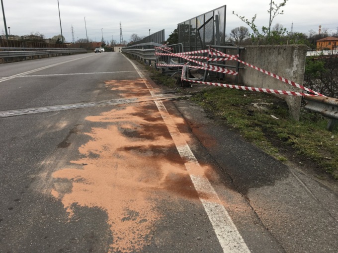 Grave incidente nella notte a Cologno Monzese, due feriti