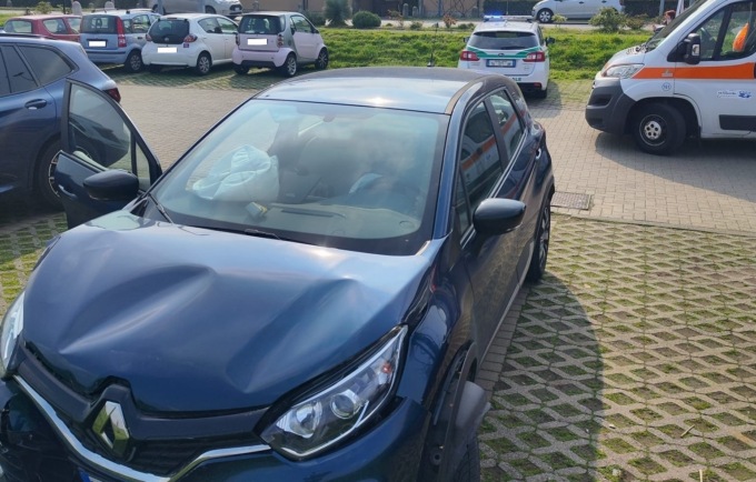 Tamponamento tra due auto a Brugherio, ferito un bimbo di 2 anni