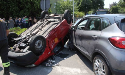 Le auto non si fermano all'incrocio, il Comune di Pioltello prende provvedimenti