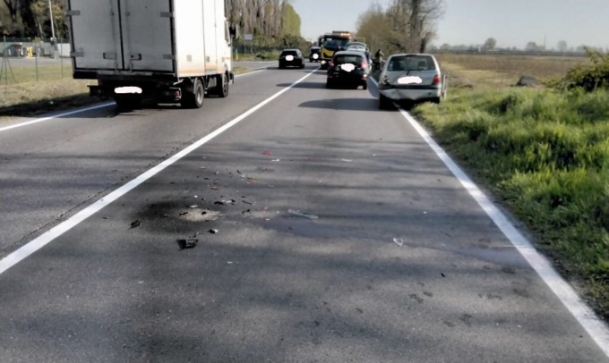 Schianto tra due auto a Settala