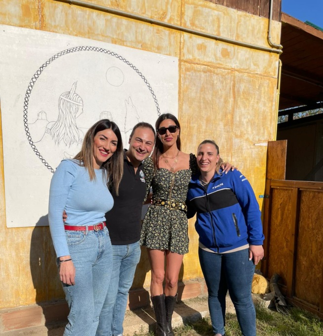 Belèn Rodrìguez in visita a Bussero