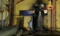 Incendio nell'impianto di compostaggio di Cologno Monzese: a fuoco due compattatori
