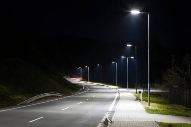 Diverse strade al buio a Trezzano Rosa