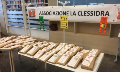 Giornata mondiale del libro, l'associazione Clessidra di Melzo regala libri nuovi ai cittadini