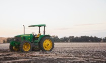 Trattorino agricolo: caratteristiche dell'equipaggiamento e particolarità della scelta