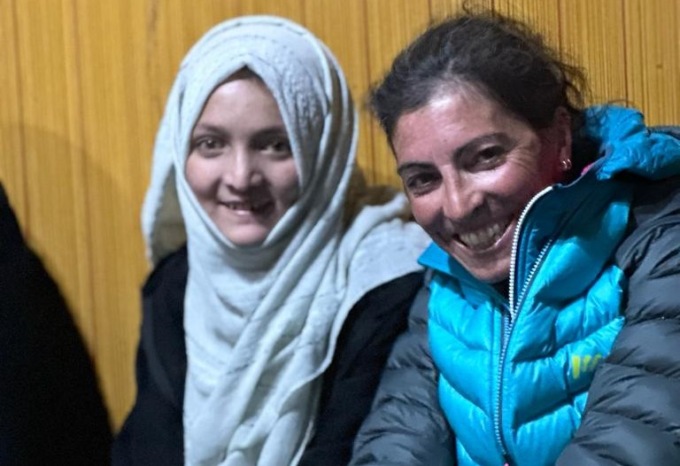 Dottoressa di Carugate attraversa un altopiano del Pakistan per incontrare la ragazzina a cui salvò la vita