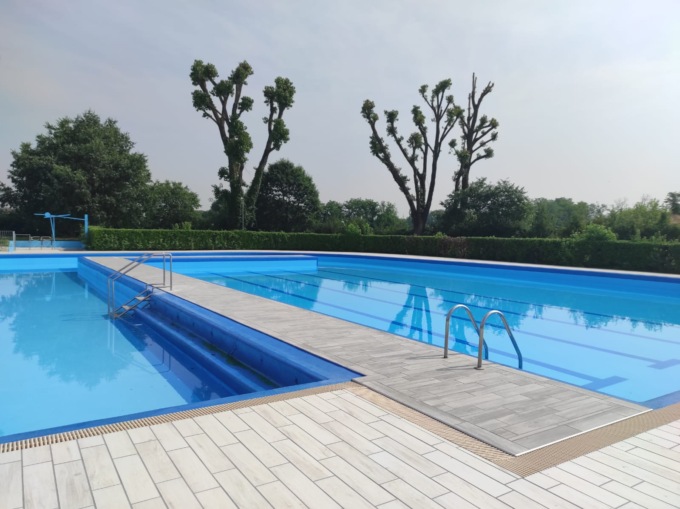 Bagni notturni nella piscina di Pioltello: due denunciati dai Carabinieri