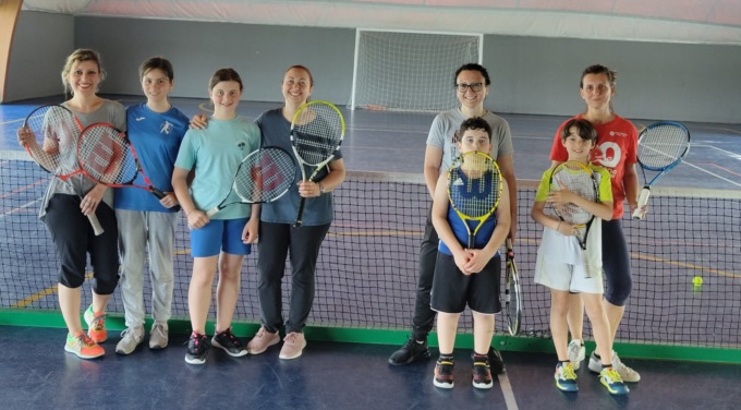 A Bellinzago torneo di tennis per madri e figli, per la festa della mamma