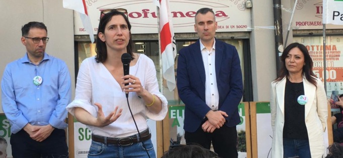 Bagno di folla per Elly Schlein a Cologno Monzese