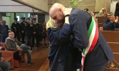 A Brugherio finisce l'era Troiano: la fascia passa al nuovo sindaco Roberto Assi