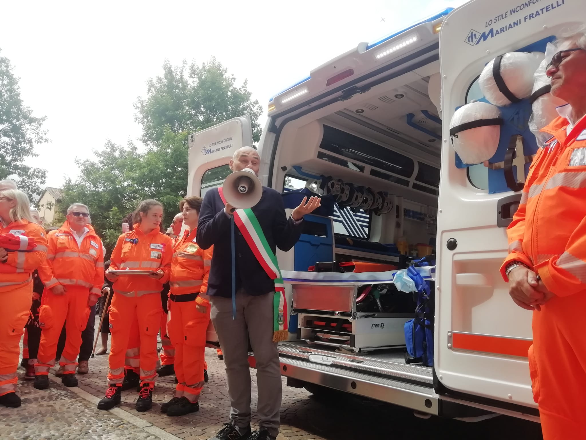 cernusco sul naviglio inaugurazione nuova ambulanza croce bianca