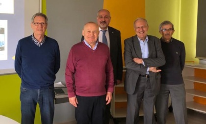 Gli ex dirigenti della Nokia Siemes di Cassina de' Pecchi salgono in cattedra a Cernusco sul Naviglio
