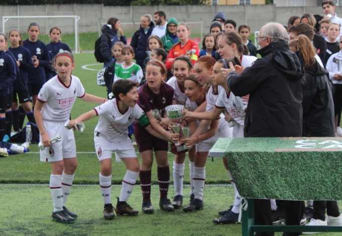 A Cassina de’ Pecchi il calcio femminile accende il trofeo