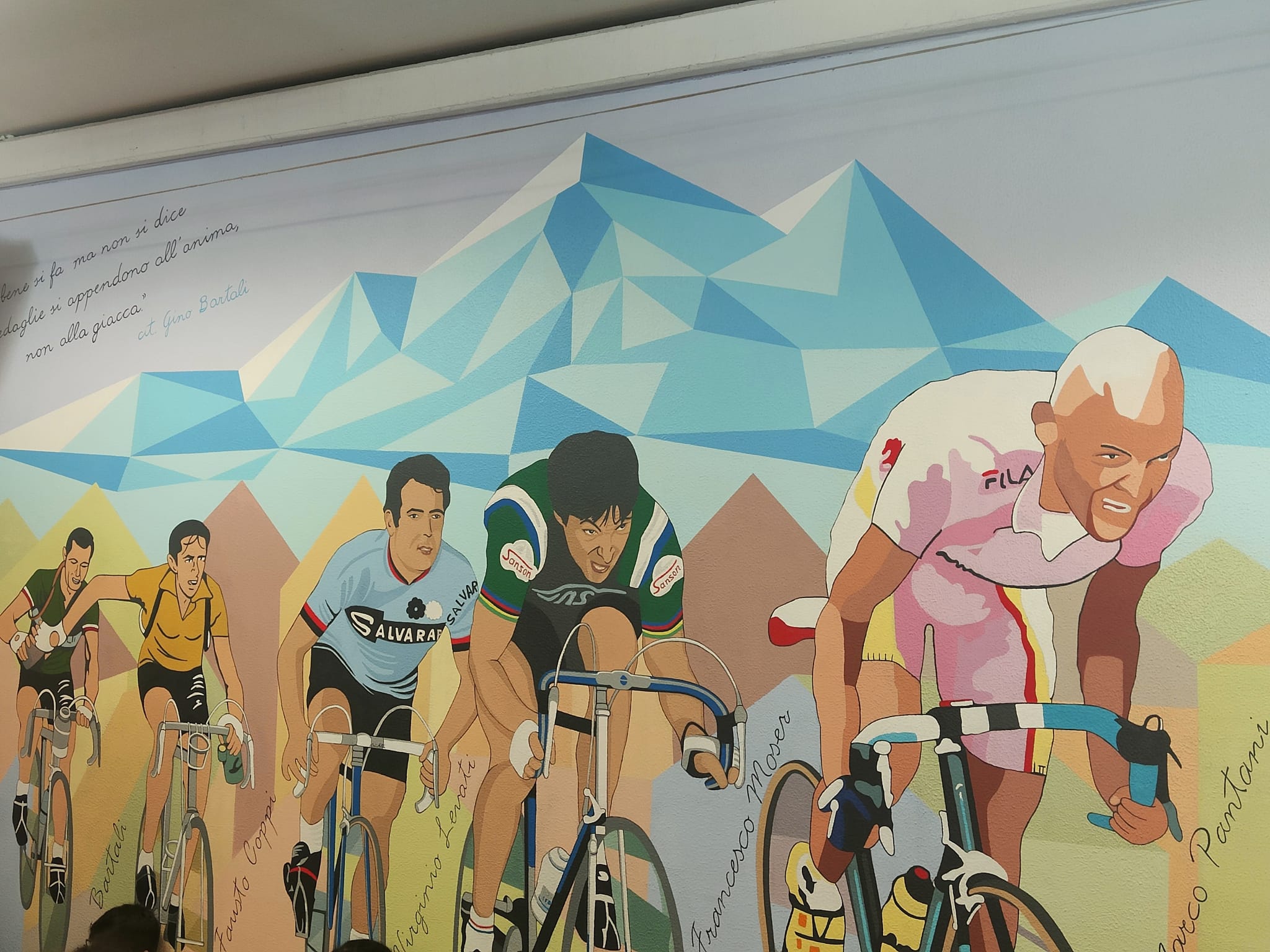 inaugurazione murale dedicato al ciclismo alla secondaria di rodano