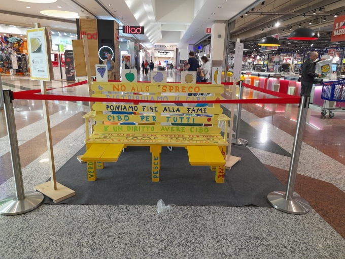 Un atelier creativo al Carosello di Carugate pensato dagli studenti per difendere l’ambiente