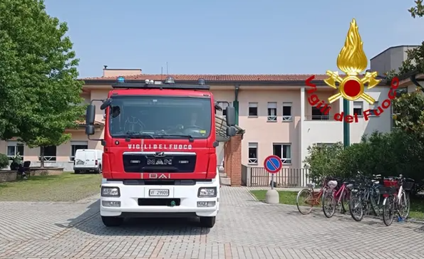 Incendio in casa di riposo a Cologno Monzese, anziani evacuati: mobilitazione dei pompieri