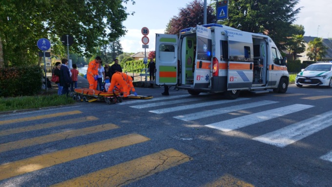 Investito sulle strisce pedonali a Inzago finisce in ospedale