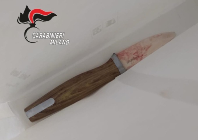 Accoltella il padre 75enne, arrestato