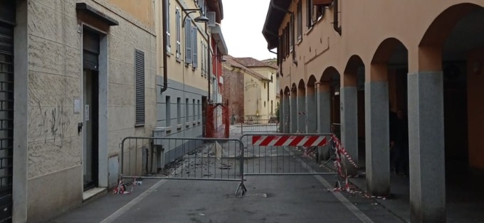 In via Pasta a Melzo i commercianti vogliono lavorare: “Riaprite”