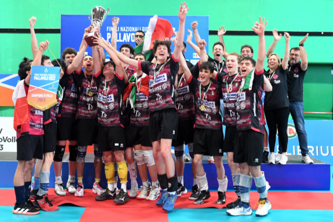 Se non c’è il bis, ecco il tris. Diavoli Rosa “tri” campioni Under 17