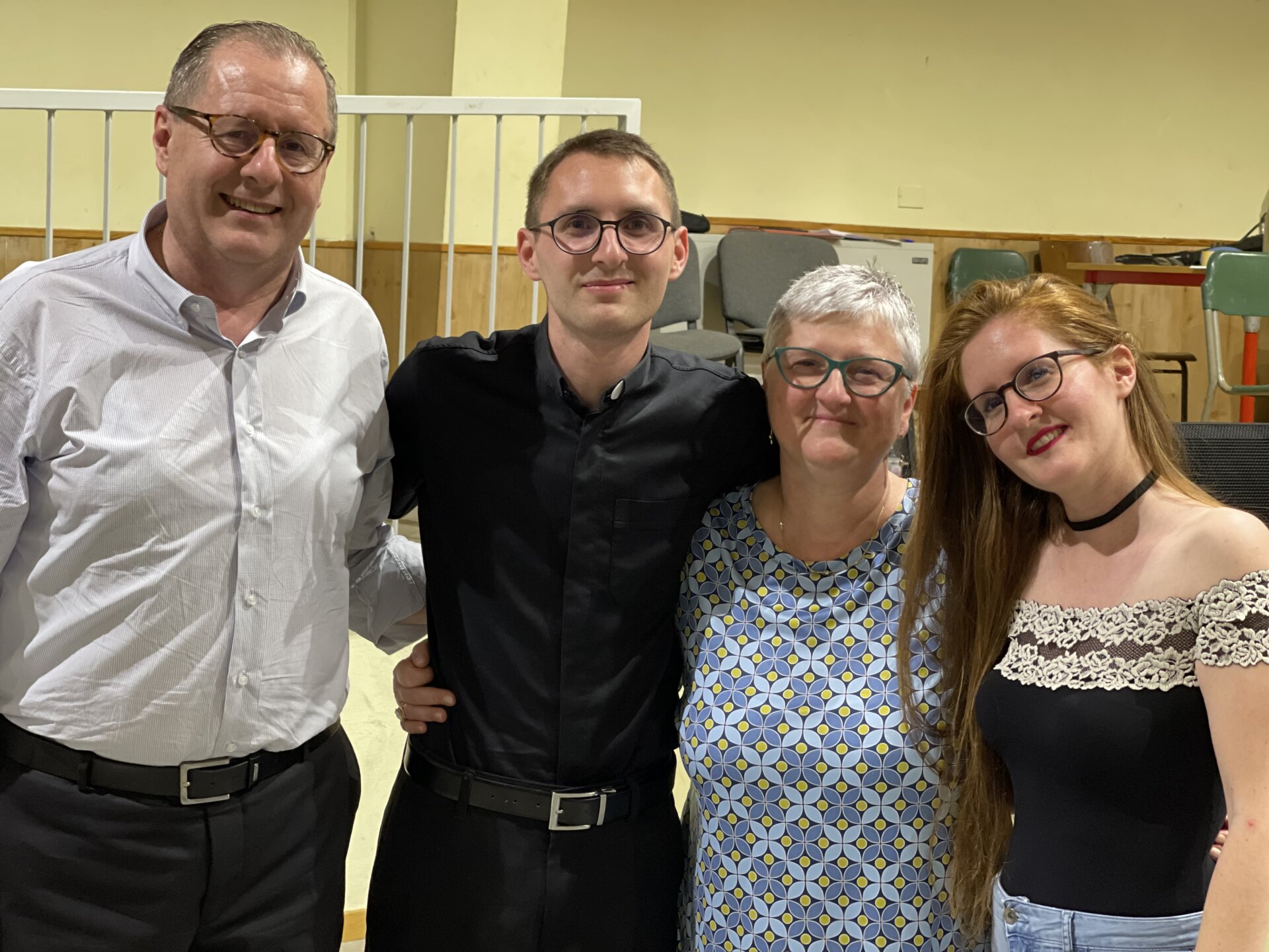 don Matteo con il padre paolo la sorella Marta e la madre Gabriella