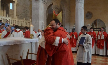 Da seminarista a diacono: Matteo Marega è stato ordinato e Gorgonzola è in festa