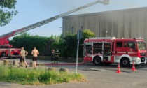 Maxi incendio a Gorgonzola, ci sono volute ore per domarlo