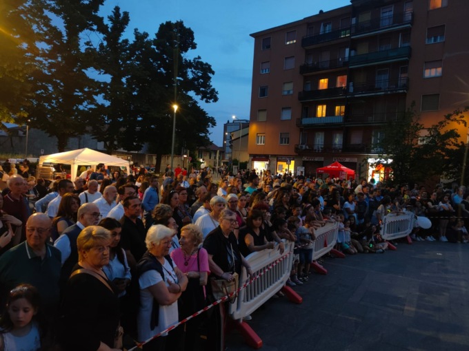 Notte bianca  a Gorgonzola, moltissima gente per le strade
