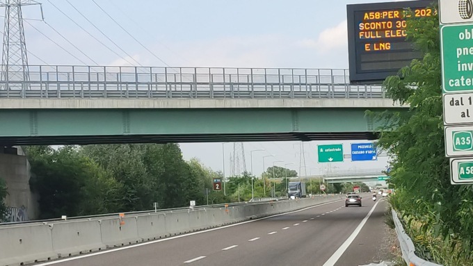 Un “angelo” le ha impedito di buttarsi dal ponte di Gorgonzola e ha chiamato i soccorsi
