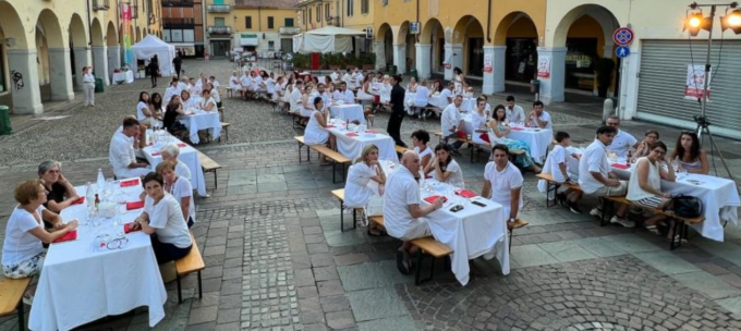 Una cena con delitto a Melzo per dare una mano ad Aleimar