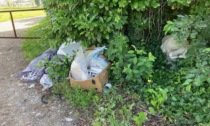 Discarica abusiva a Carugate con "indizi" tra i rifiuti, beccati i colpevoli