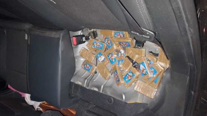 Neanche con 12 chili di droga in auto si finisce in carcere