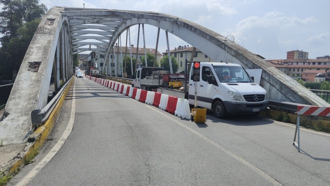 Vaprio, iniziati i lavori sul Ponte: traffico a senso unico alternato