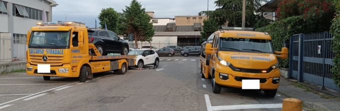 Parcheggi dei residenti occupati da abusivi