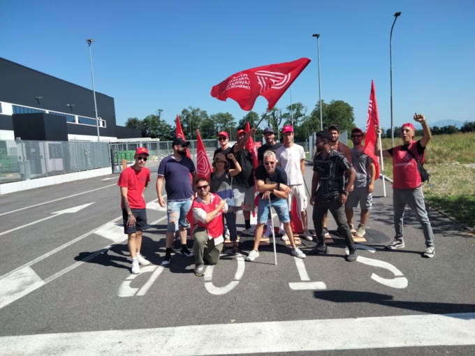 Amazon si ferma: driver in sciopero anche a Pioltello