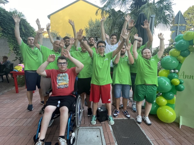 Dopo aver festeggiato il quinto compleanno, i Ragazzi di Robin partono da Segrate alla conquista di Trani