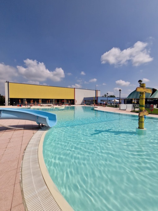 Nuovo look per la piscina di Pessano e via alle aperture serali