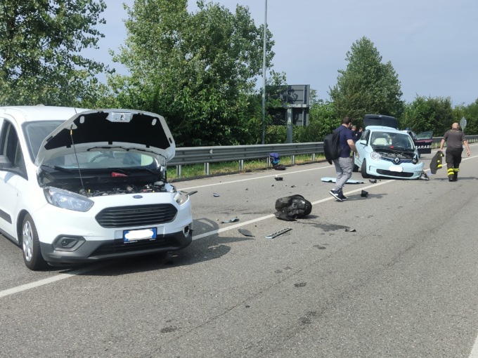 Frontale tra Gorgonzola e Gessate, un uomo in ospedale