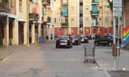 Ancora controlli dei Carabinieri in piazza Garibaldi: 4 denunce e 65 persone identificate