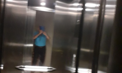 Blackout a Pioltello: anziana bloccata nell'ascensore ha un attacco di panico