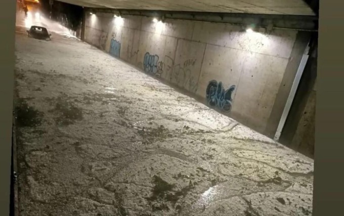 Melzo, un fiume di ghiaccio invade le strade della città