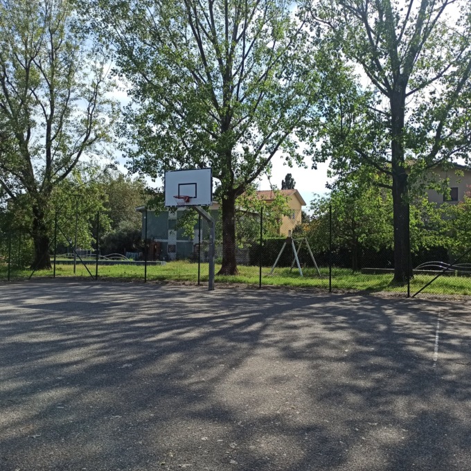 Un nuovo look per il campo da basket di via Lodi a Gorgonzola