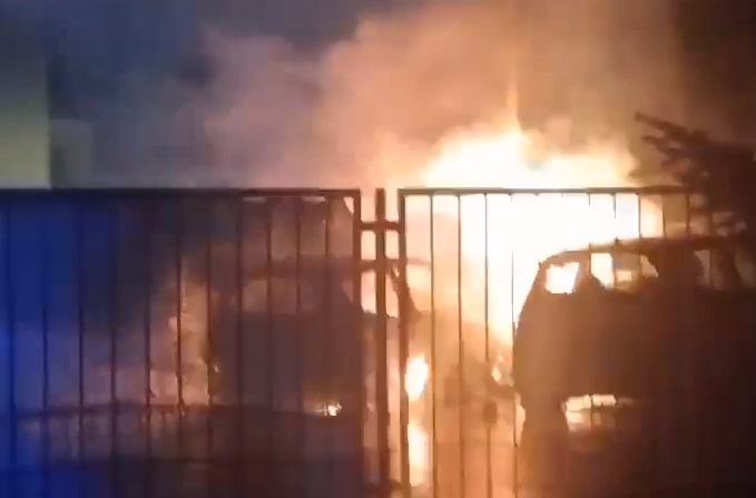 Allarme piromane a Fara Gera d’Adda, tre auto divorate dal fuoco